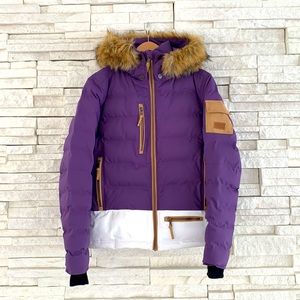 NILS Women’s Ski/Snowboard Jacket! Never been worn!!! Size 8